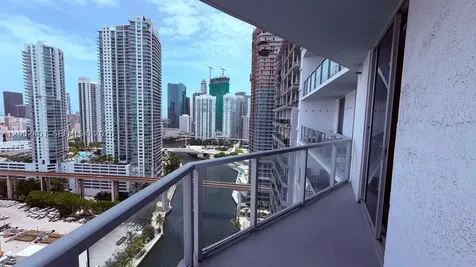 185 SW 7th Street Miami FL 33130