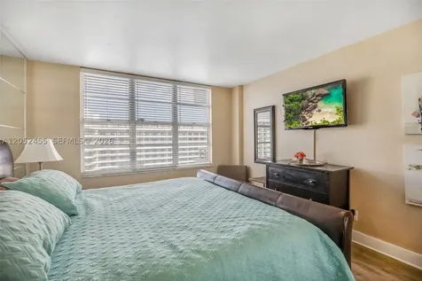 5600 Collins Avenue Miami Beach FL 33140