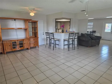 8035 NW 185th Street Hialeah FL 33015
