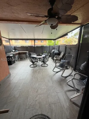 2760 W 63rd Place Hialeah FL 33016
