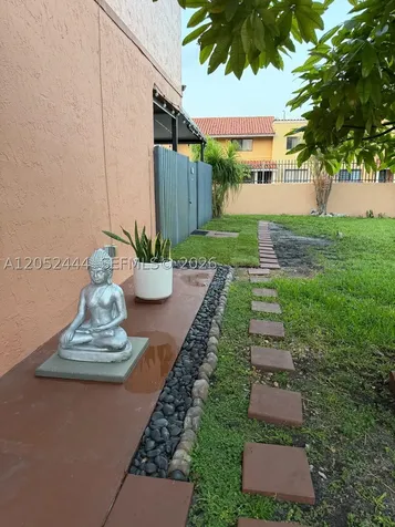 2760 W 63rd Place Hialeah FL 33016