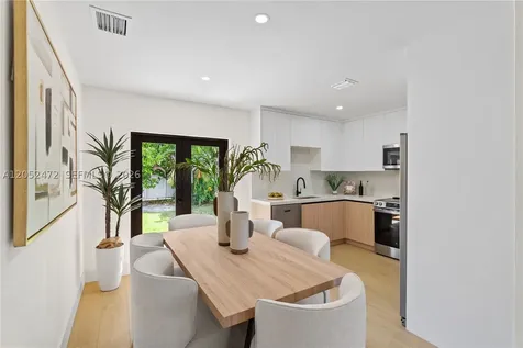 1001 SW 72nd Court Miami FL 33144