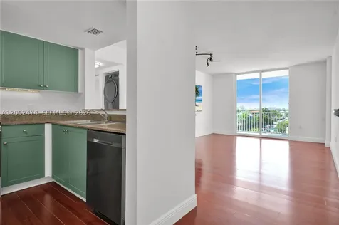 60 NW 37th Avenue Miami FL 33125