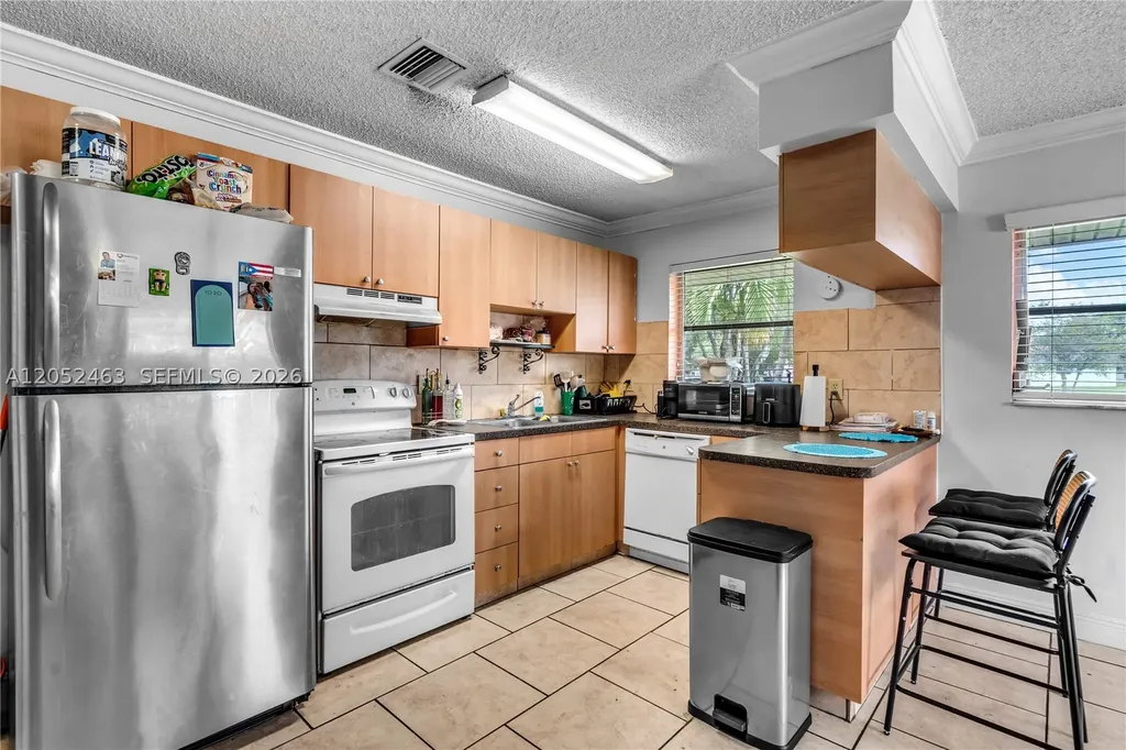 5829 Taylor Street Hollywood FL 33021