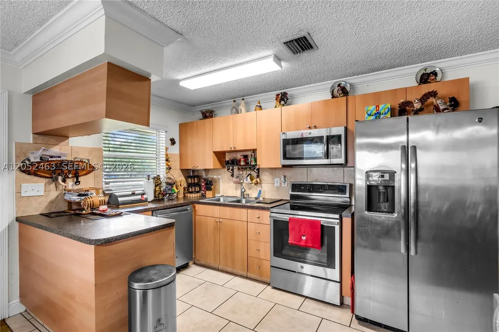 5829 Taylor Street Hollywood FL 33021