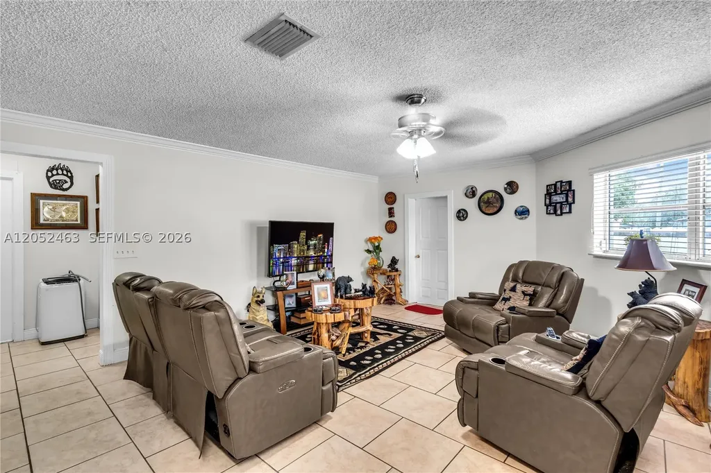 5829 Taylor Street Hollywood FL 33021