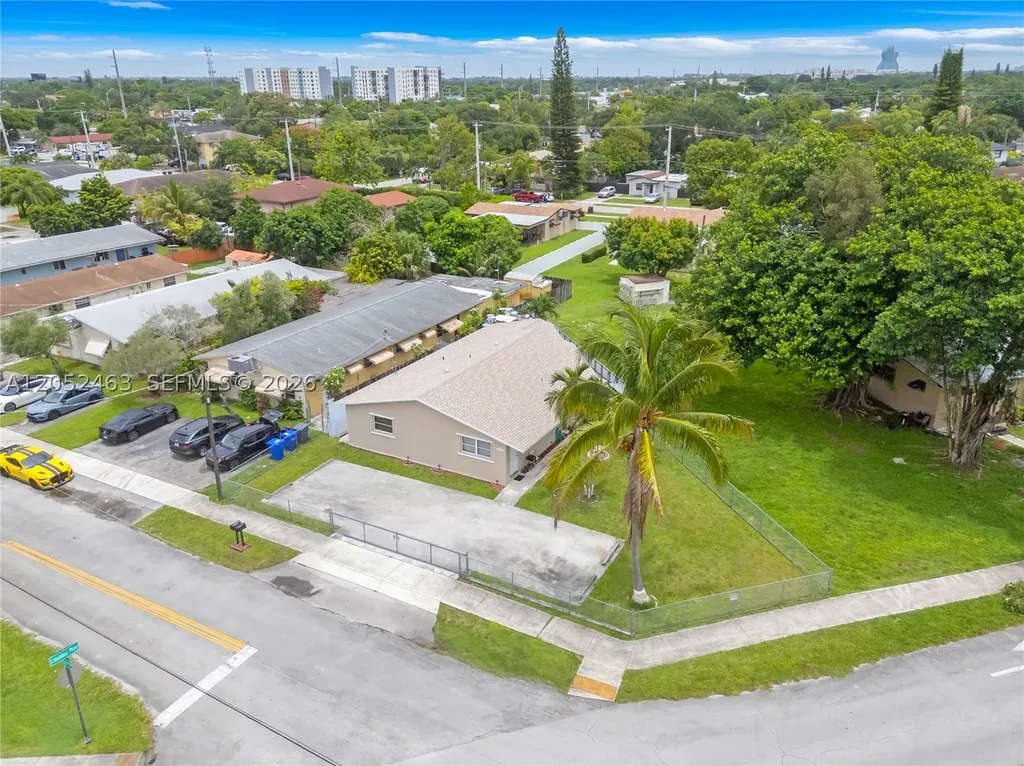 5829 Taylor Street Hollywood FL 33021