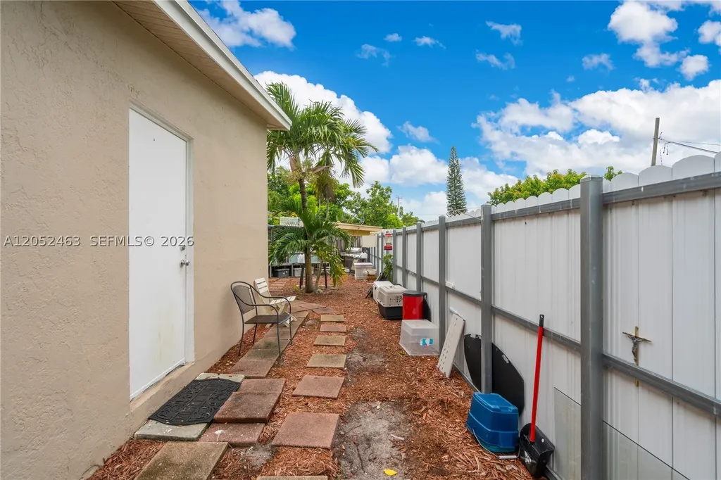 5829 Taylor Street Hollywood FL 33021