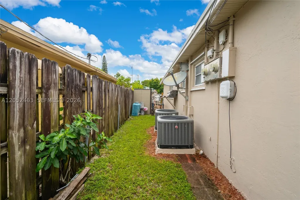 5829 Taylor Street Hollywood FL 33021