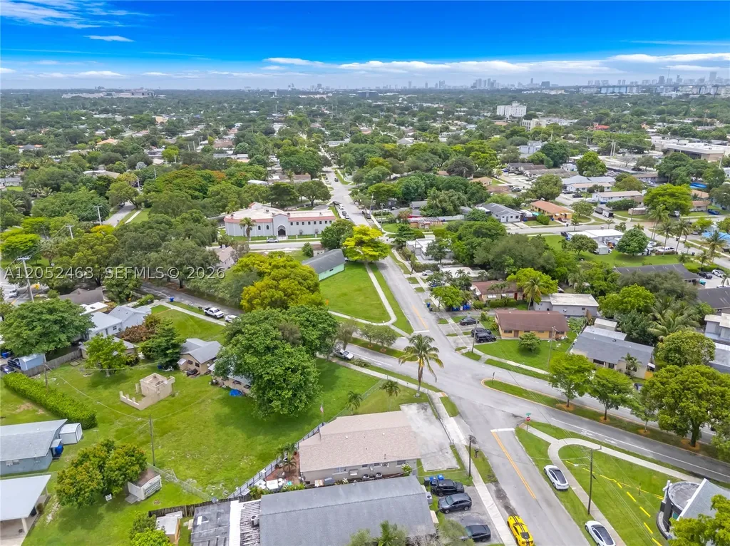 5829 Taylor Street Hollywood FL 33021