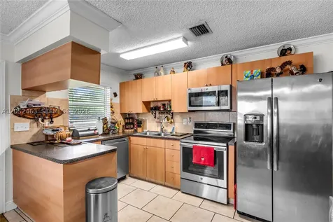5829 Taylor Street Hollywood FL 33021