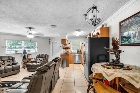 5829 Taylor Street Hollywood FL 33021