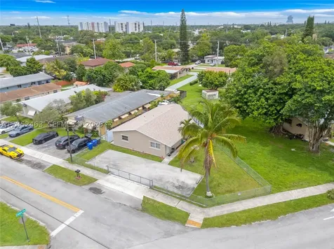 5829 Taylor Street Hollywood FL 33021