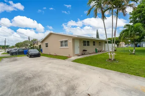 5829 Taylor Street Hollywood FL 33021