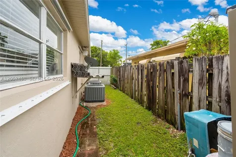 5829 Taylor Street Hollywood FL 33021