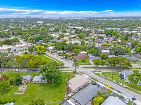 5829 Taylor Street Hollywood FL 33021