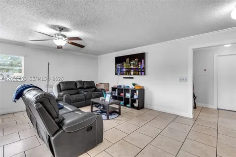 5829 Taylor Street Hollywood FL 33021