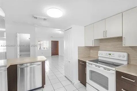 2228 W 74th Street Hialeah FL 33016