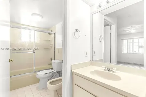 2228 W 74th Street Hialeah FL 33016