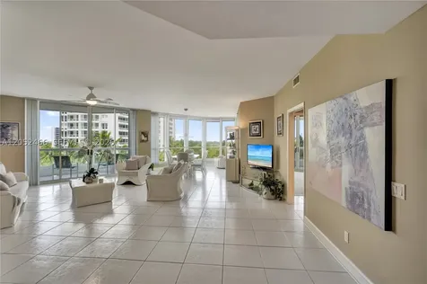 21150 Point Place Aventura FL 33180