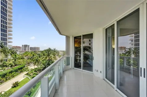 21150 Point Place Aventura FL 33180