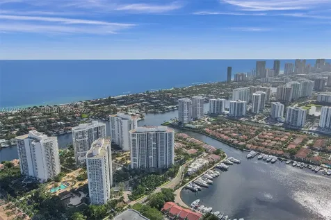 21150 Point Place Aventura FL 33180