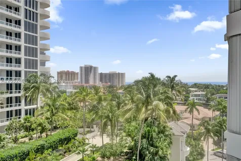 21150 Point Place Aventura FL 33180