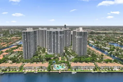 21150 Point Place Aventura FL 33180