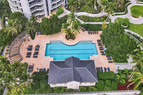21150 Point Place Aventura FL 33180