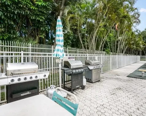 3930 Inverrary Boulevard Lauderhill FL 33319