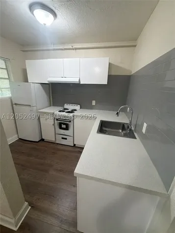542 NW 8th Street Miami FL 33136