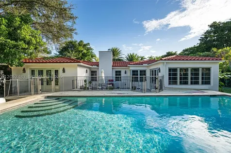 935 NE 72nd Terrace Miami FL 33138