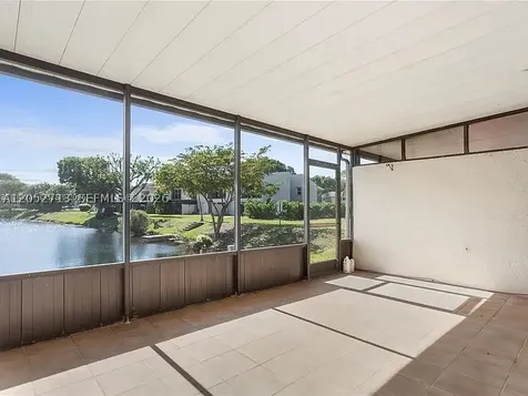 14293 Kendale Lakes Circle Miami FL 33183