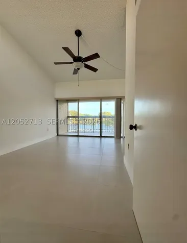 14293 Kendale Lakes Circle Miami FL 33183