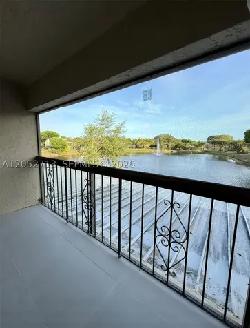 14293 Kendale Lakes Circle Miami FL 33183