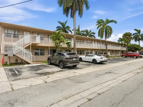 230 SW 11th Avenue Hallandale Beach FL 33009