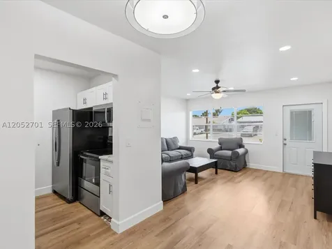 230 SW 11th Avenue Hallandale Beach FL 33009