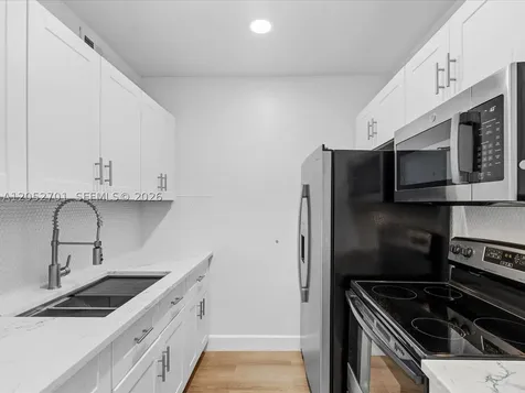 230 SW 11th Avenue Hallandale Beach FL 33009