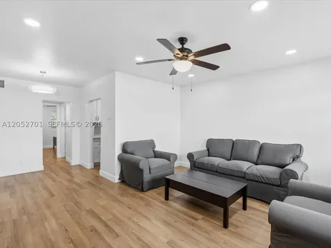 230 SW 11th Avenue Hallandale Beach FL 33009