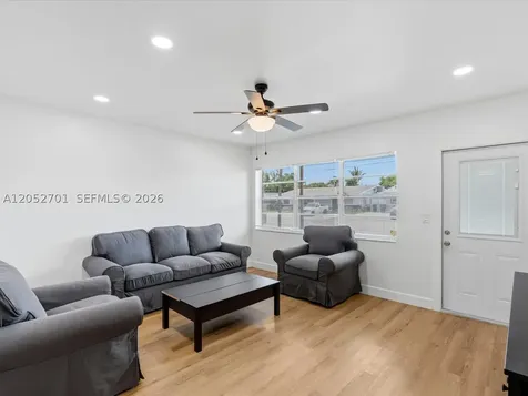 230 SW 11th Avenue Hallandale Beach FL 33009
