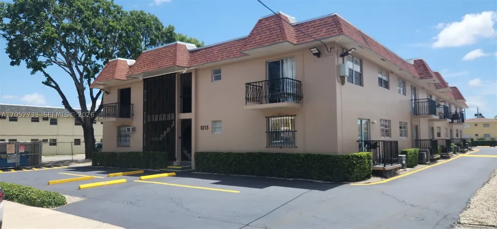 1015 NW 45th Avenue Miami FL 33126