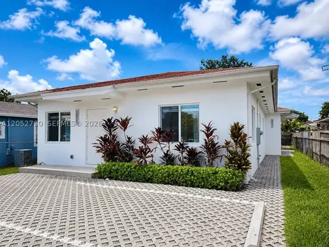 3027 NW 23rd Avenue Miami FL 33142