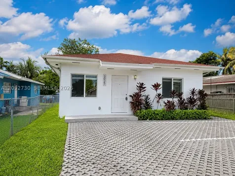 3027 NW 23rd Avenue Miami FL 33142