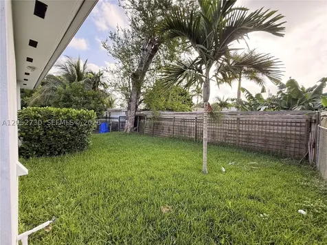 3027 NW 23rd Avenue Miami FL 33142