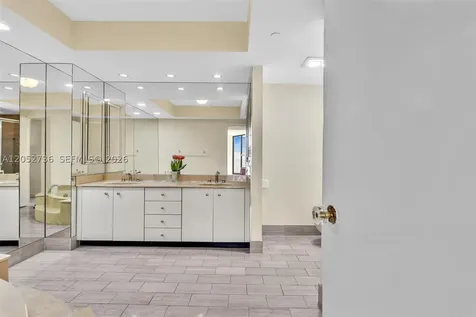 20281 E Country Club Drive Aventura FL 33180