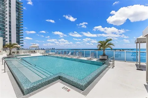 218 SE 14th Street Miami FL 33131