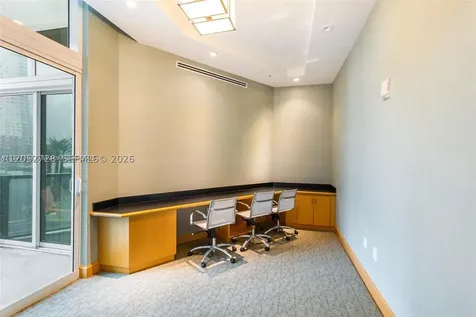 218 SE 14th Street Miami FL 33131