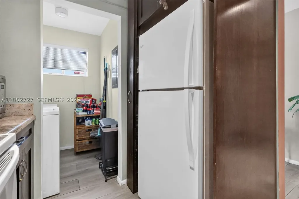 2377 N 37th Avenue Hollywood FL 33021