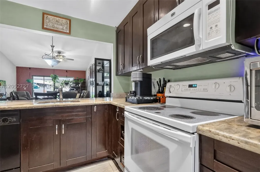 2377 N 37th Avenue Hollywood FL 33021