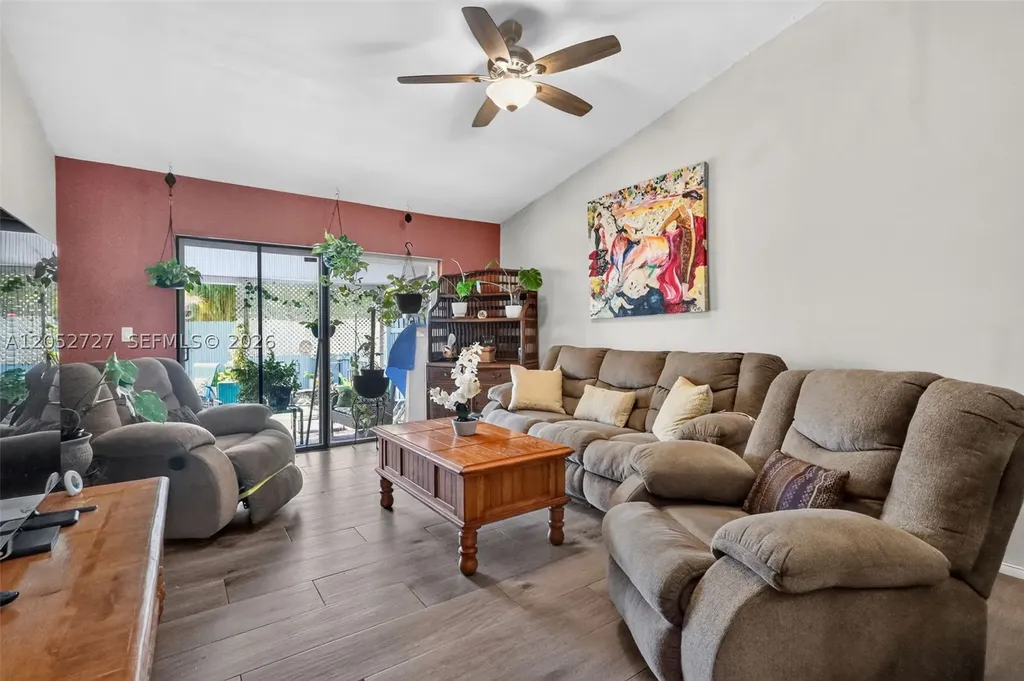 2377 N 37th Avenue Hollywood FL 33021